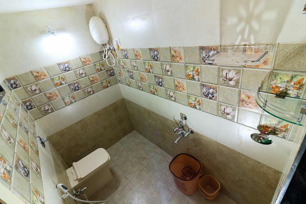 clean bathroom
